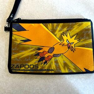 Pokémon Collectibles  Zapdos Zip Wallet Wristlet Pokemon